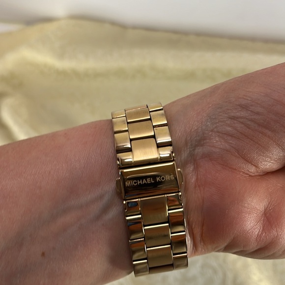 Michael Kors Slim Runway Rose Gold Watch MK3197 Stainless Steel Bracelet - Picture 2 of 9